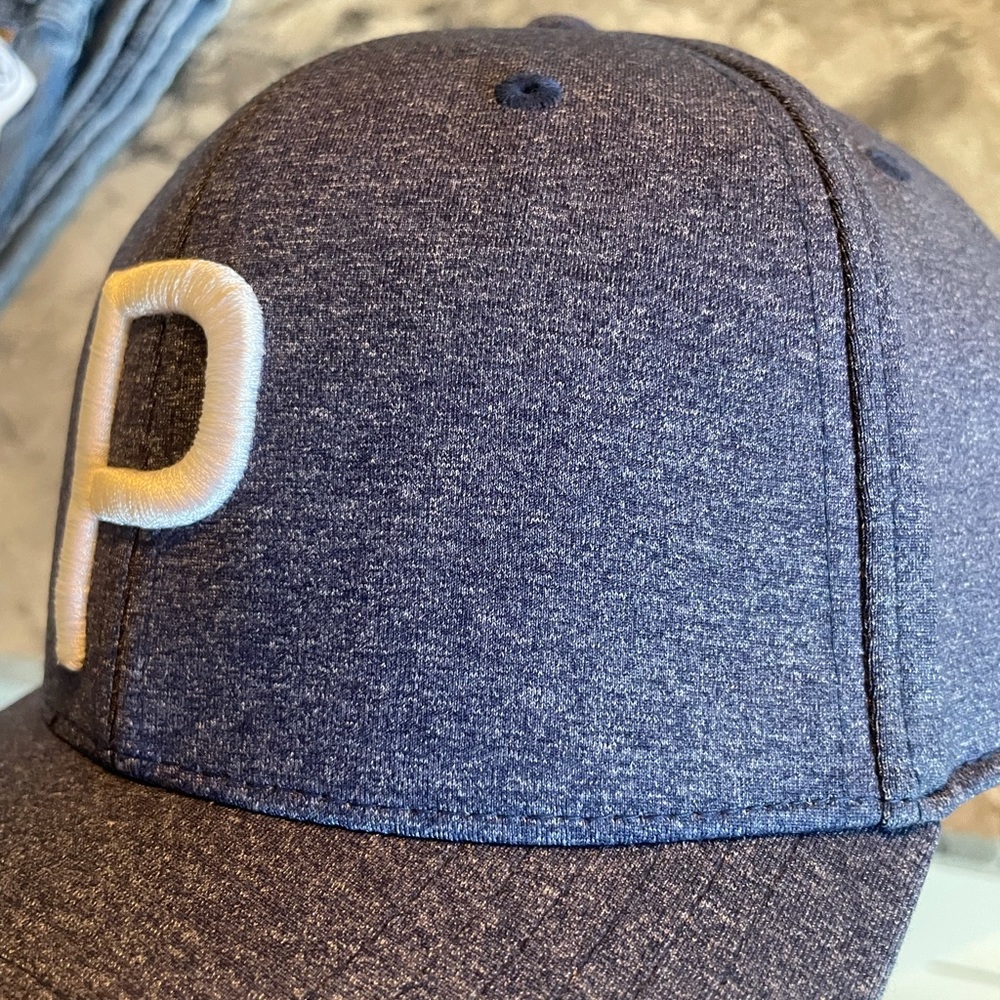 Men’s Puma Tour hat. - Picture 2 of 3